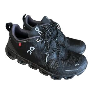 On Women’s Cloudflyer Waterproof Black Lightweight Comfy Running Shoes Size 8